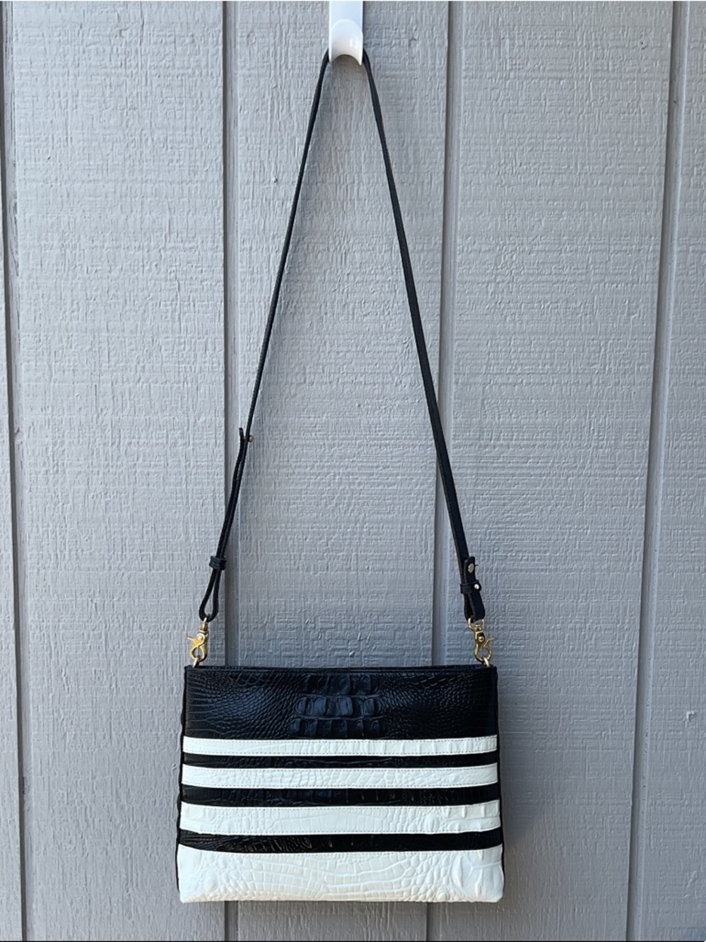 Brahmin Striped Black & White Croc-Embossed Shoulder / Crossbody Bag - Picture 3 of 8